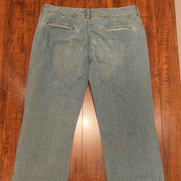 🦋 Old Navy Just Below Waist Jeans Size 18 - Picture 2 of 6